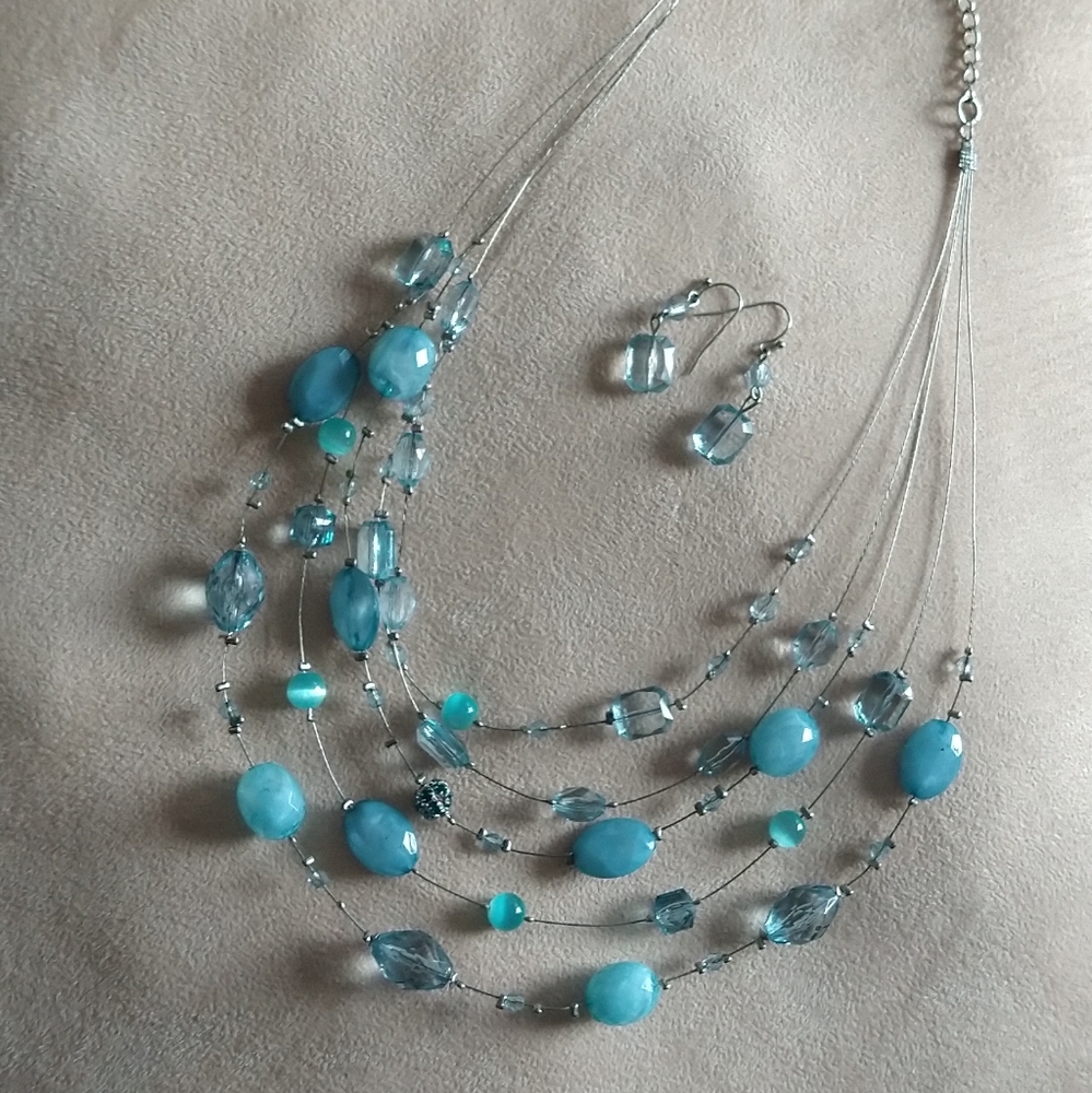 Blue tiered necklace with earrings set